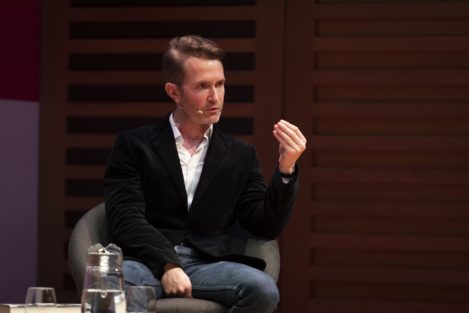 A sabedoria e o humor de Douglas Murray contra a loucura das massas